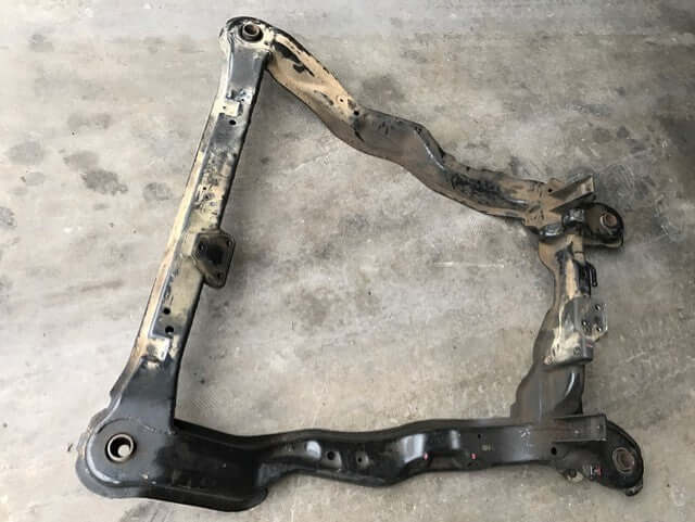Used OEM 01-06 Hyundai Santa Fe Engine Cradle Front Suspension Frame Crossmember Cradle 2.4 2.7