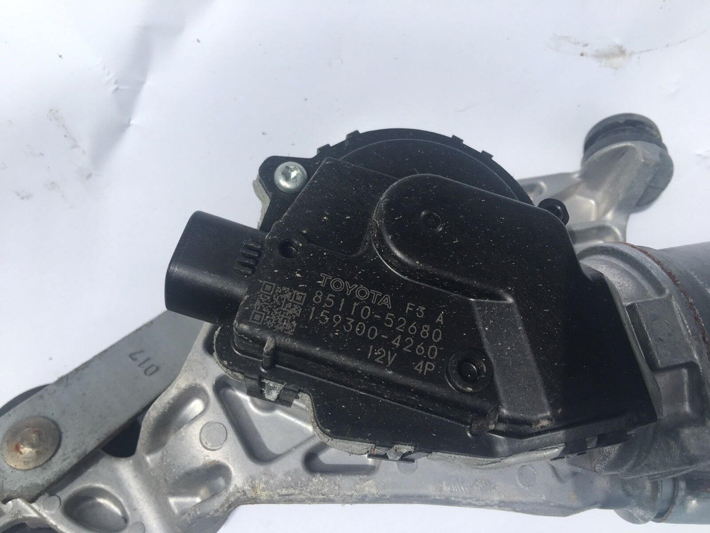 Used OEM 2012-2015 TOYOTA PRIUS C NHP10 Windshield Wiper Motor and Linkage 85110-52680 OE