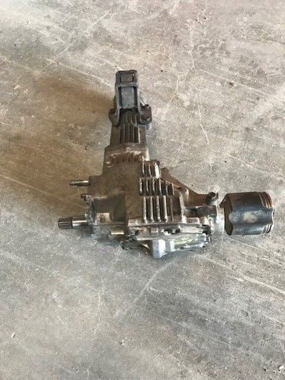 2003-2006 Toyota Matrix Pontiac Vibe All Wheel Drive Transfer Case Assembly AWD, used OEM part for drivetrain