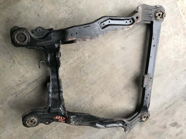Used OEM 01-06 Hyundai Santa Fe Engine Cradle Front Suspension Frame Crossmember Cradle 2.4 2.7