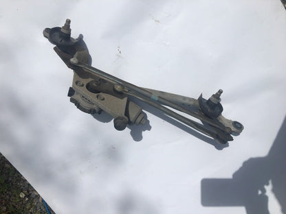 Used OEM 2012-2015 TOYOTA PRIUS C NHP10 Windshield Wiper Motor and Linkage 85110-52680 OE